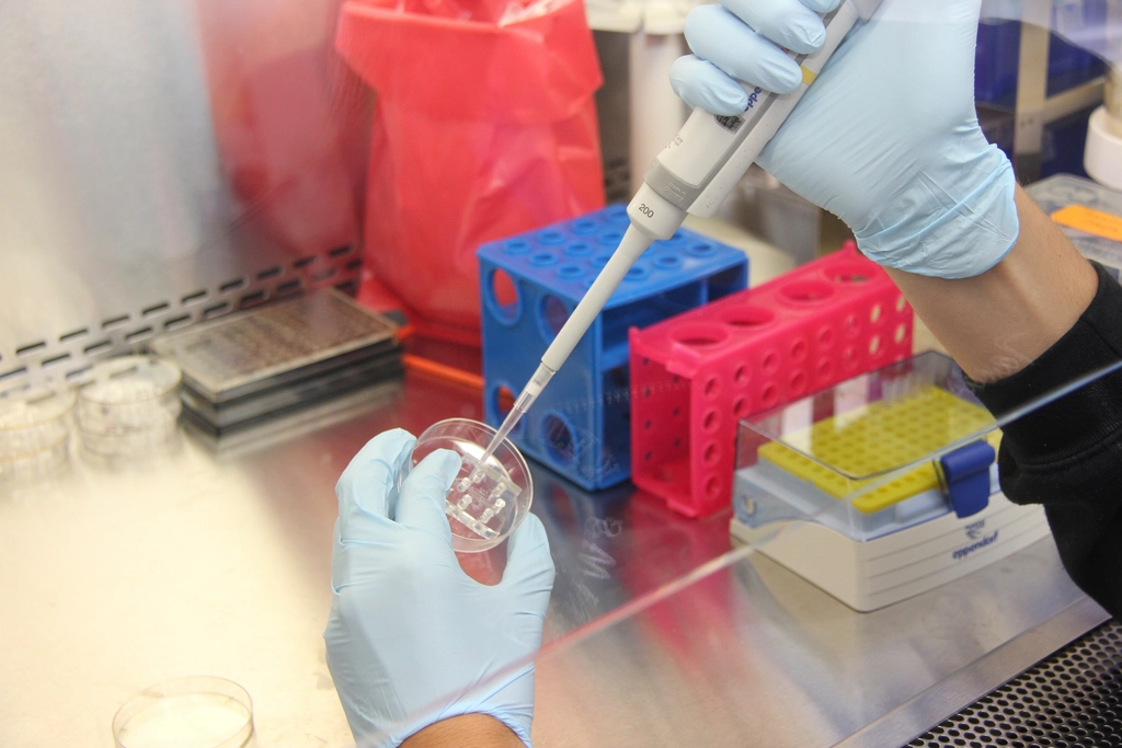 Laboratory glassware quality control and sample preparation